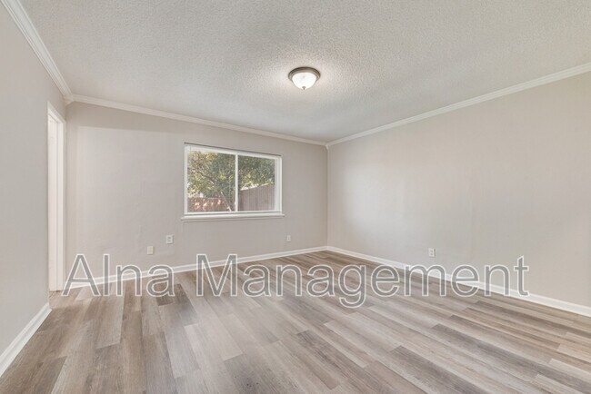 Building Photo - 417 Green Canyon Dr