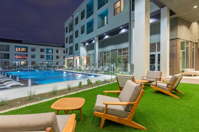 Building Photo - 2823 E Martin Luther King Jr Blvd