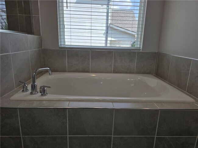 Building Photo - 76 Honeydew Ln