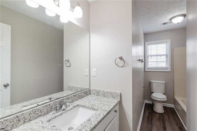 Building Photo - 652 Stonemill Manor