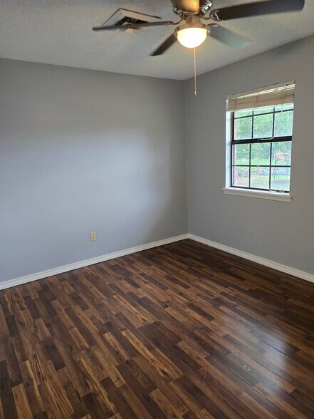 Building Photo - 1425 N Nashville Ave