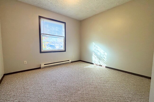 Building Photo - 407 Parker St