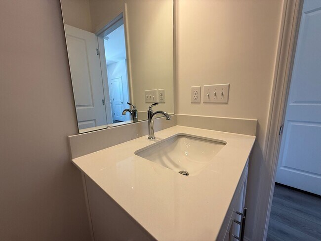Building Photo - Brand New Townhome in Ballantyne!!