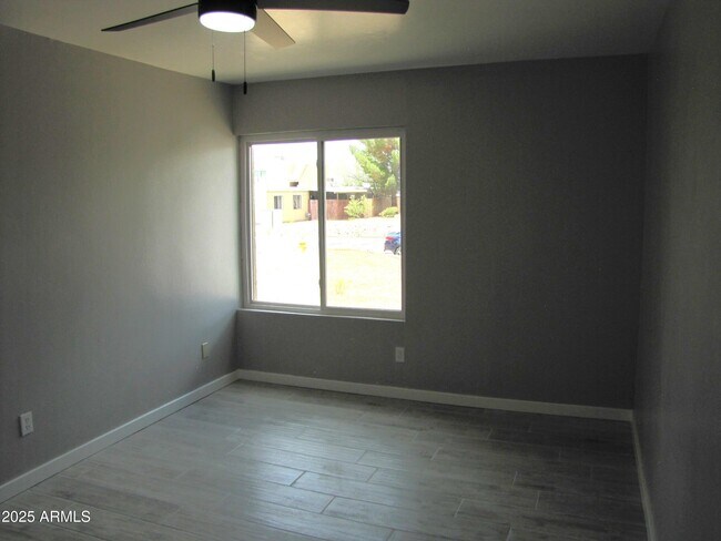 Building Photo - 4416 Plaza Vista