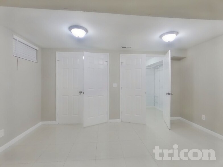 Building Photo - 1952 S Tennyson St