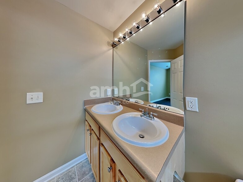 Building Photo - 4049 Alder Grove Ln