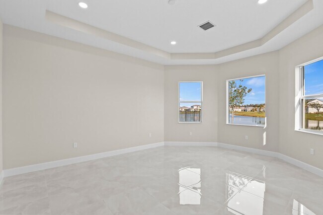 Building Photo - 14823 Wildwood Cir