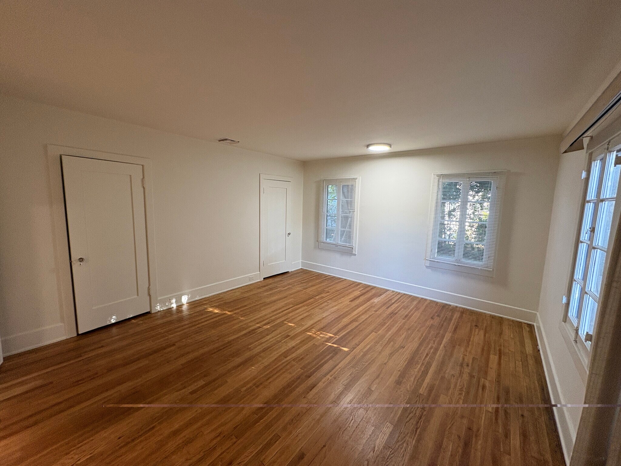Building Photo - 894 S Los Robles Ave