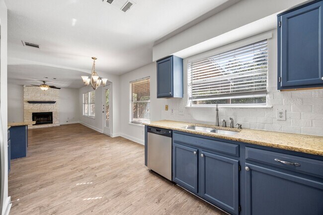 Building Photo - Charming Family Home in Highly Sought-Afte...