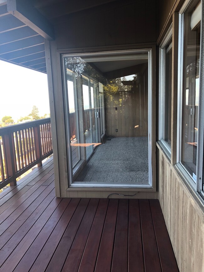 Building Photo - Lovely 3/2 home in the hills of El Cerrito with breathtaking views of the bay!