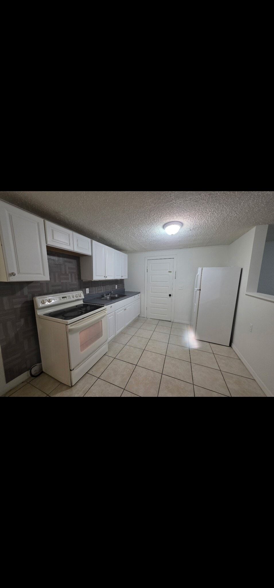 Kitchen - 535 McDonald Ave