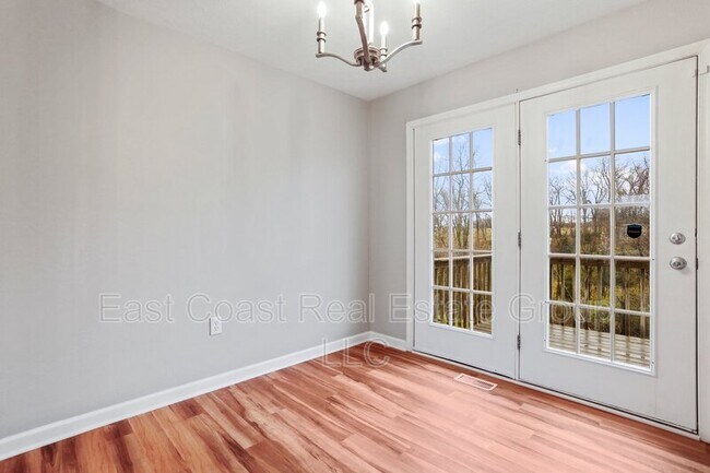 Building Photo - 339 Clifford Dr