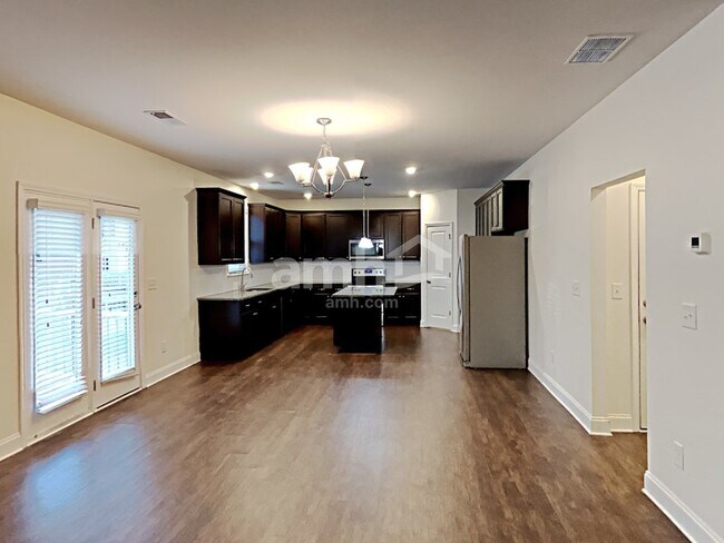 Building Photo - 2133 Leafmore Ct SE