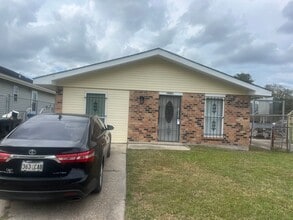 Building Photo - Adorable New Orleans East Home