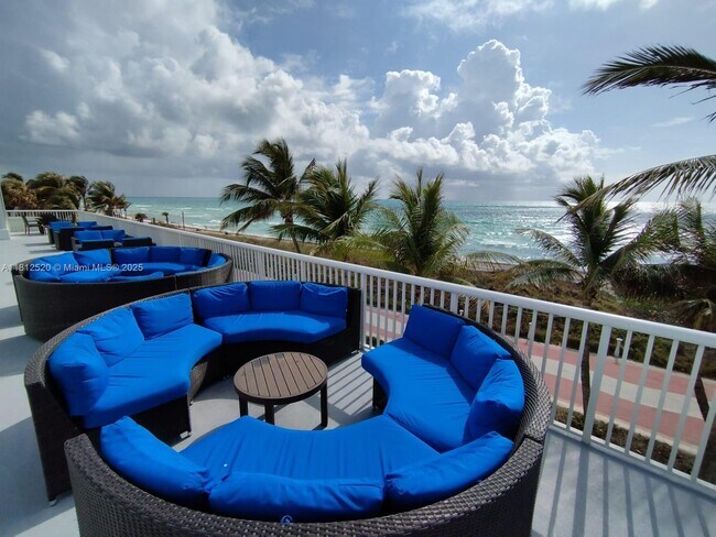 Building Photo - 5401 Collins Ave