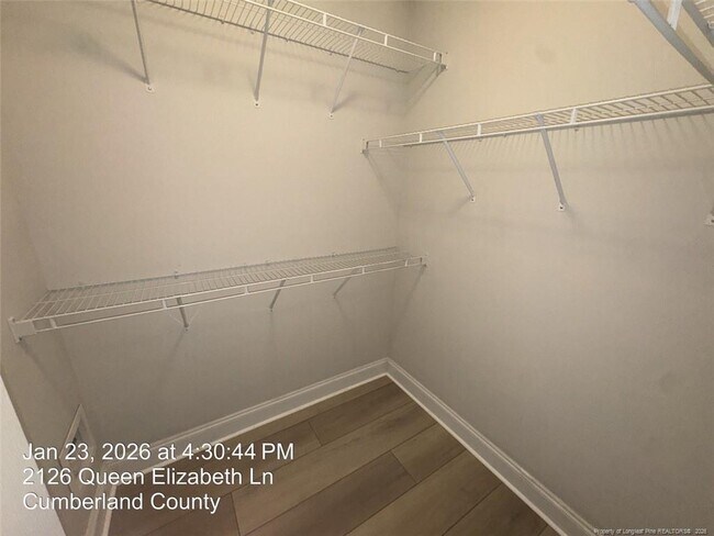 Building Photo - 2126 Queen Elizabeth Ln