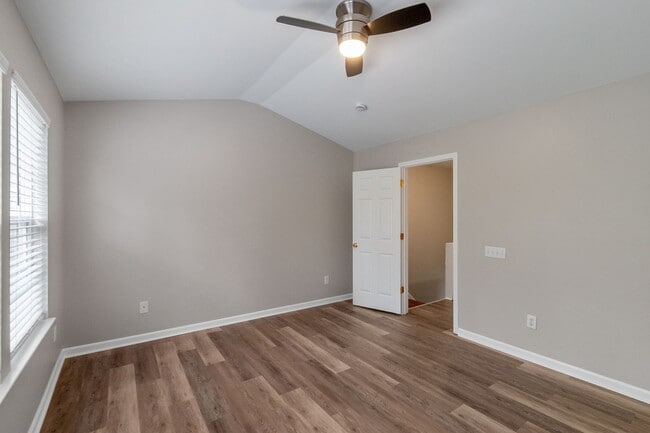 Building Photo - Spacious Townhome in Prime South Charlotte...