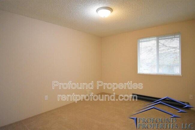 Building Photo - 12185 SW Gingham Ln