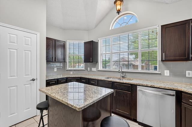 Building Photo - 505 Picketts Dr