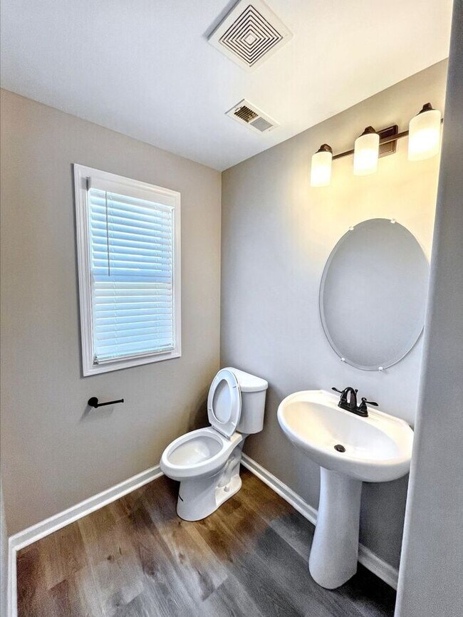 Building Photo - Beautiful 3-Bedroom Home with Modern Comfo...