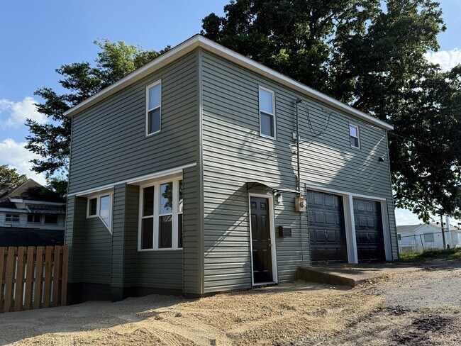 Building Photo - 937 Vine St