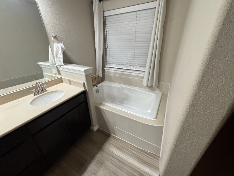 Building Photo - 4946 Olympus Dr