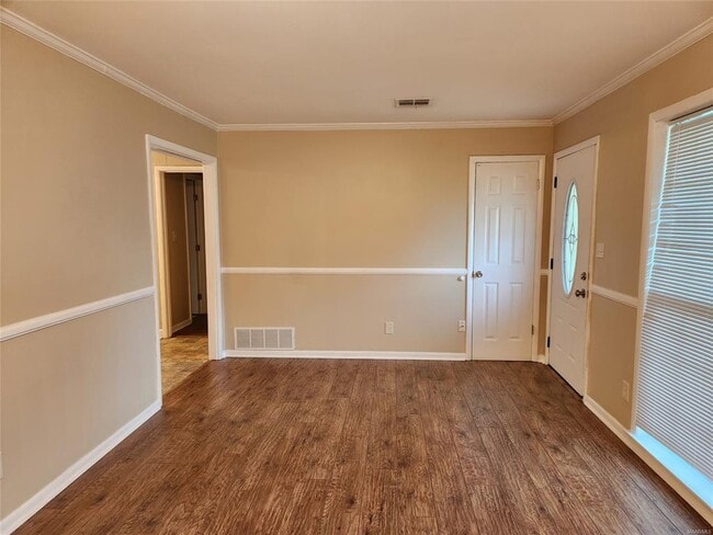 Building Photo - 211 Edgewood Ave