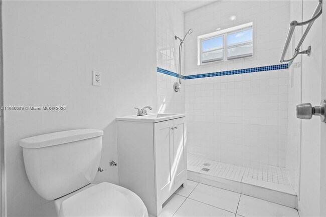 Building Photo - 7930 Tatum Waterway Dr