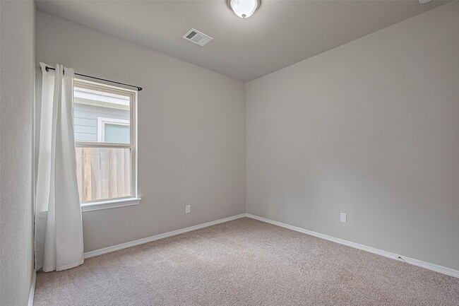 Building Photo - 24742 Russet Bluff Trl