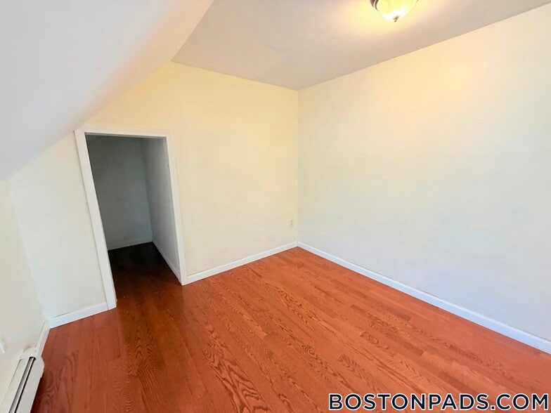 Building Photo - 54 Pleasant St