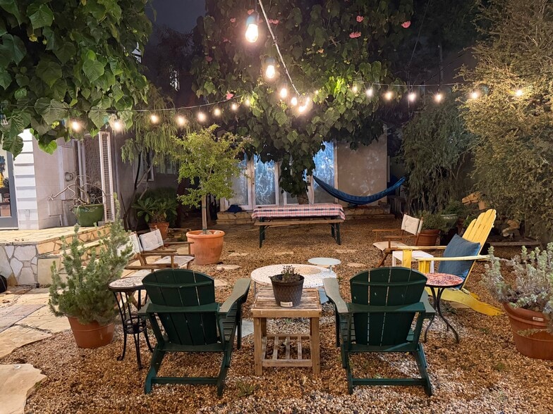 Building Photo - 744 Navy St