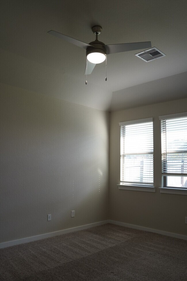 Building Photo - 3023 Jackmans Diamond