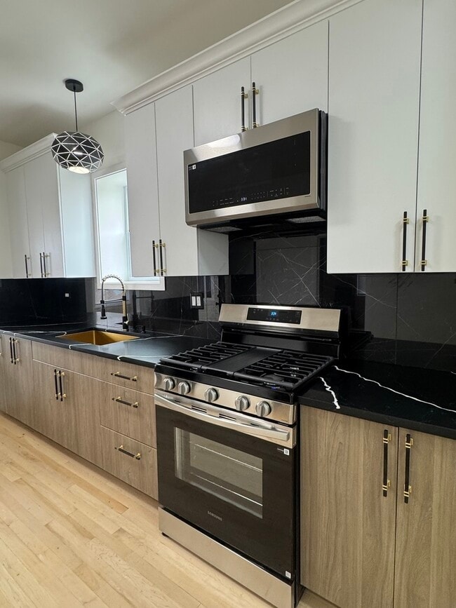 Building Photo - 1807 S 49th Ct