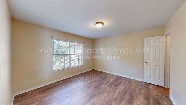 Building Photo - 7800 Point Meadows Dr