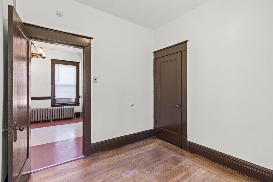 Building Photo - 320 Saratoga Ave