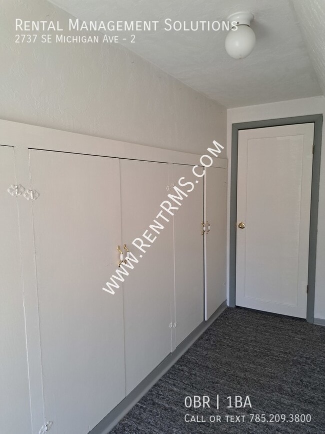 Building Photo - 2737 SE Michigan Ave