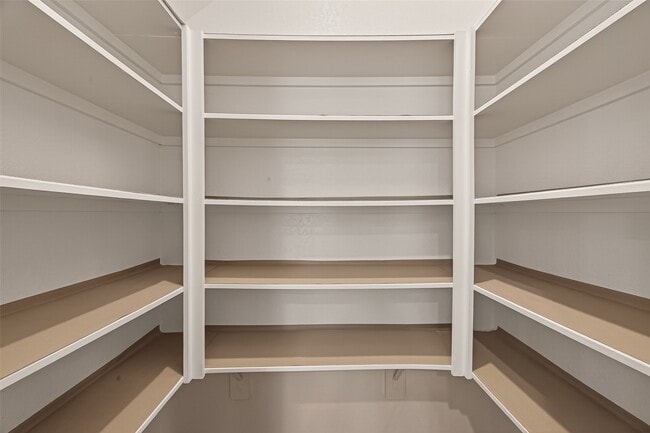 Building Photo - 3405 Knighton Hill Dr