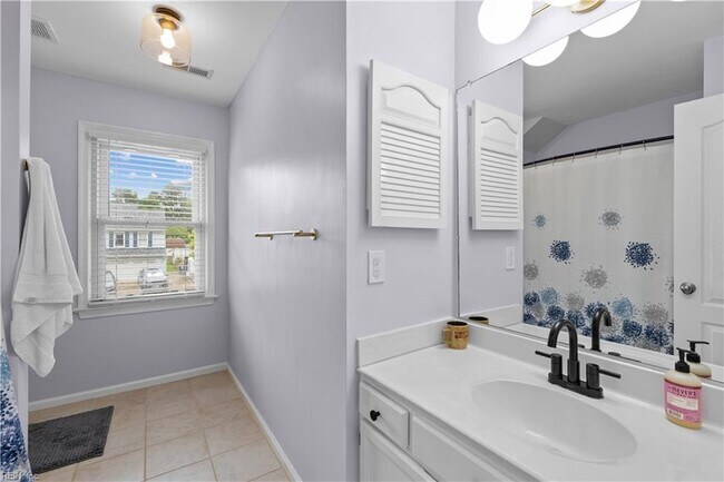 Building Photo - 181 Golden Maple Dr