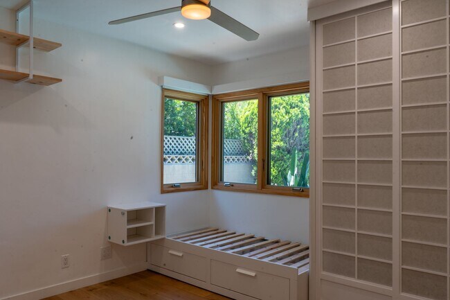 Building Photo - 2211 Ashland Ave