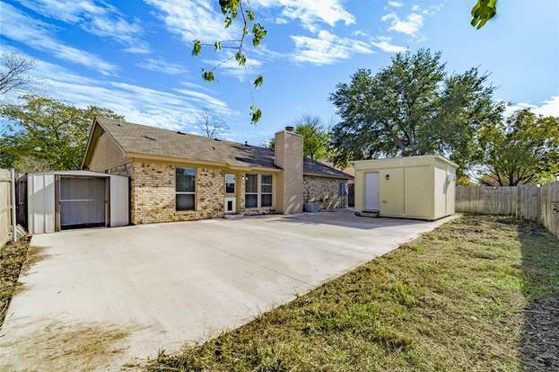 Building Photo - 2909 Lake Park Dr