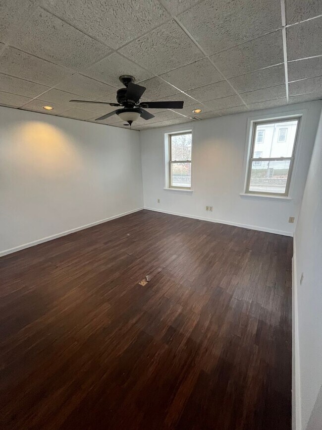 Building Photo - 243 W Vine St