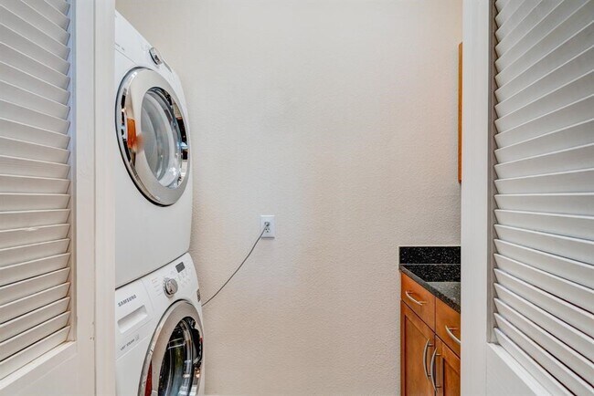 Building Photo - 2299 Lone Star Dr