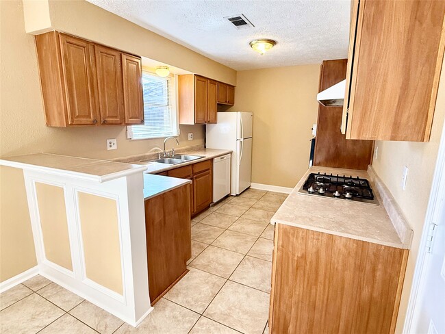 Building Photo - 1809 Capri Ln