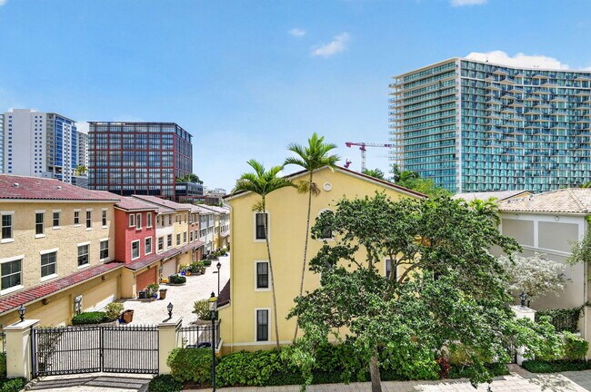 Building Photo - 403 S Sapodilla Ave