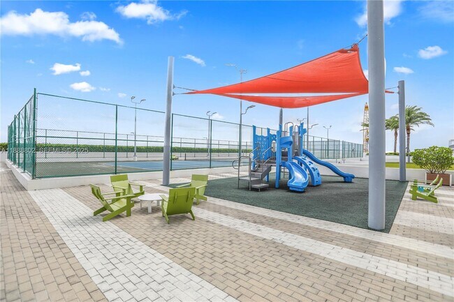 Building Photo - 16385 Biscayne Blvd