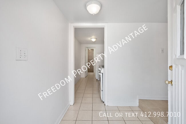 Building Photo - 2642 Mt Royal Rd