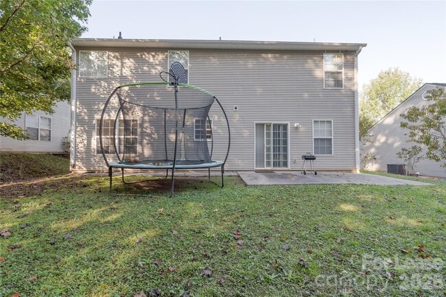 Building Photo - 223 Stockbridge Dr