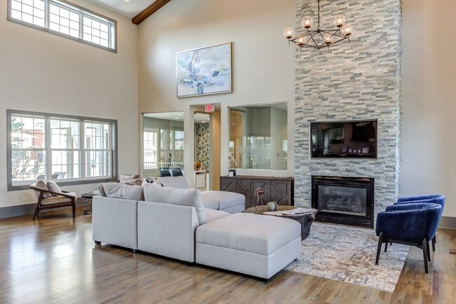 Building Photo - 431 Chopin Ct
