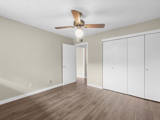 Building Photo - 5634 Birchmont Dr