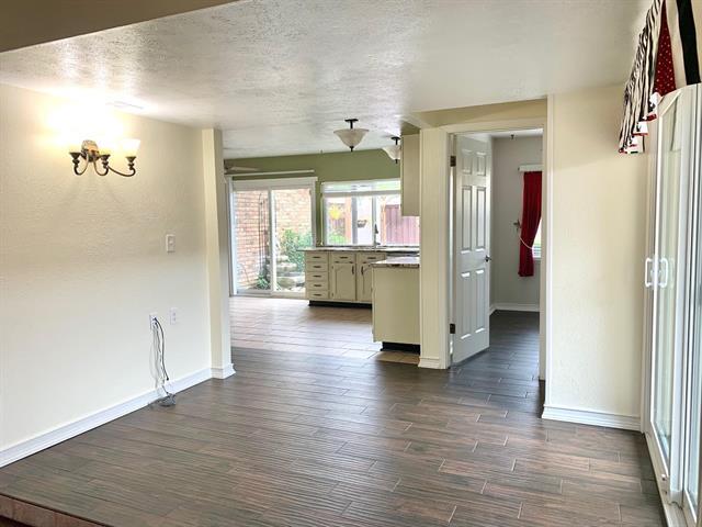 Building Photo - 1209 Crestwood Ct
